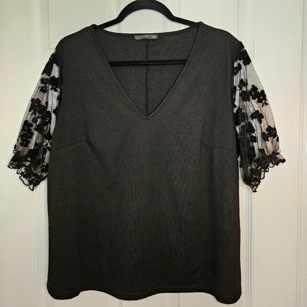 Shein Curve Black Tee 1XL